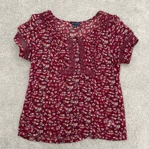 American Eagle Burgundy Floral Button Up Shirt Size Medium